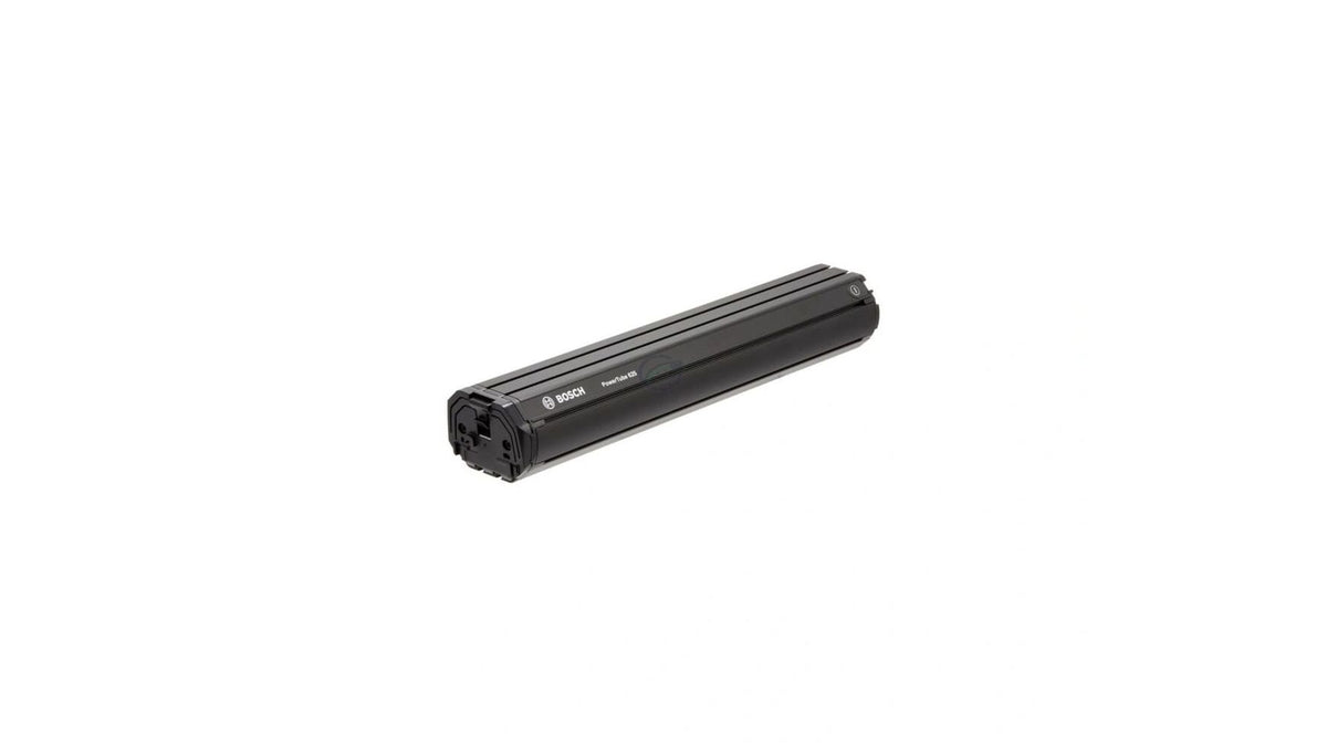 Eine schwarze Tonerkartusche ist auf einem weißen Hintergrund abgebildet. Ihre zylindrische Form und die kantigen Kanten erinnern an das schlanke Design der BOSCH PowerTube 625 Wh Vertikal, mit sichtbarem BOSCH Branding an der Seite.