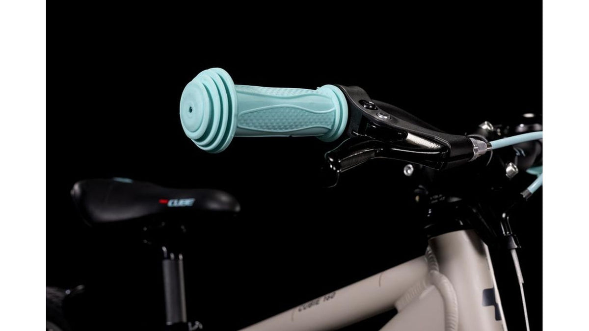 {B5FF57D0-C735-47BB-979F-E8089FB9EA6C}