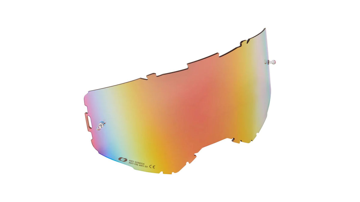 Die O'NEAL B-22&B-33 Goggle-Ersatzscheibe ist eine irisierende, regenbogenfarbige Visierscheibe mit Befestigungskerben und Antibeschlagbeschichtung, die vor einem weißen Hintergrund abgebildet ist.